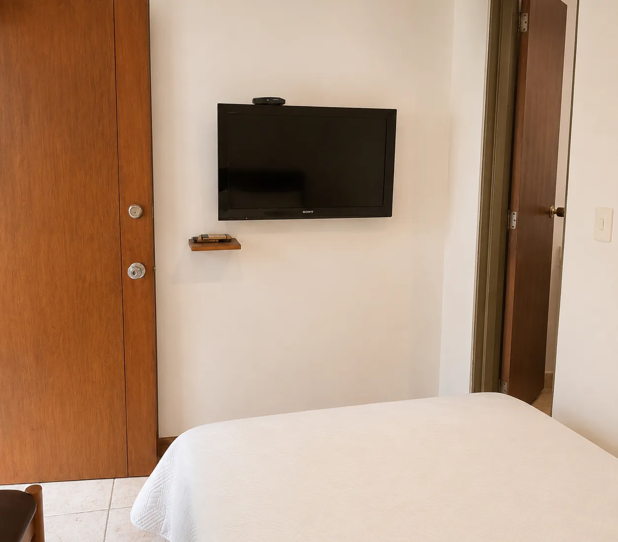 HABITACION CON TV PERCALES APARTAHOTEL