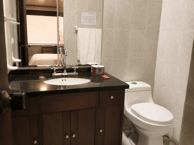 PERCALES APARTAHOTEL APARTAMENTO 308 BANO ALCOBA CAMA DOBLE